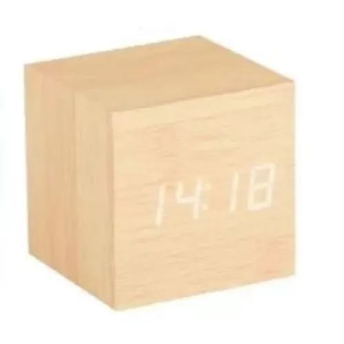 Grundig wekker neutraal houtnerf blokje 6x6x6 cm 